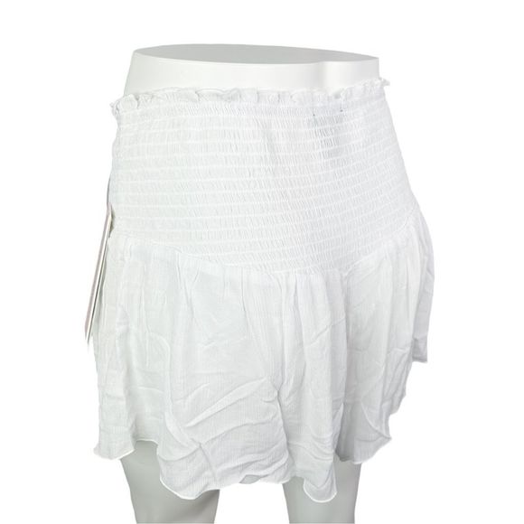 AQUA x Bloomingdale’s White Cover-Up Smocked Shorts - Size Large - Picture 4 of 6